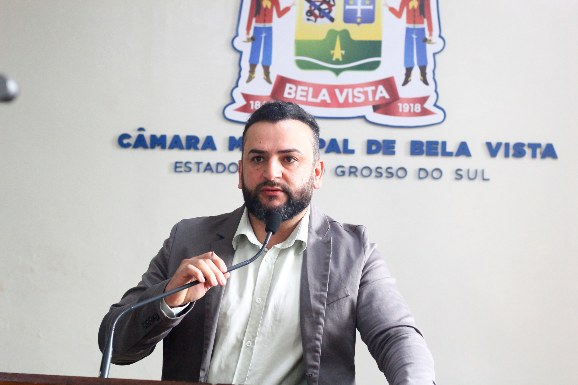 Rodrigo Barboza cobra cascalhamento e patrolamento no bairro Itabora&iacute; e no Assentamento Santa Marina