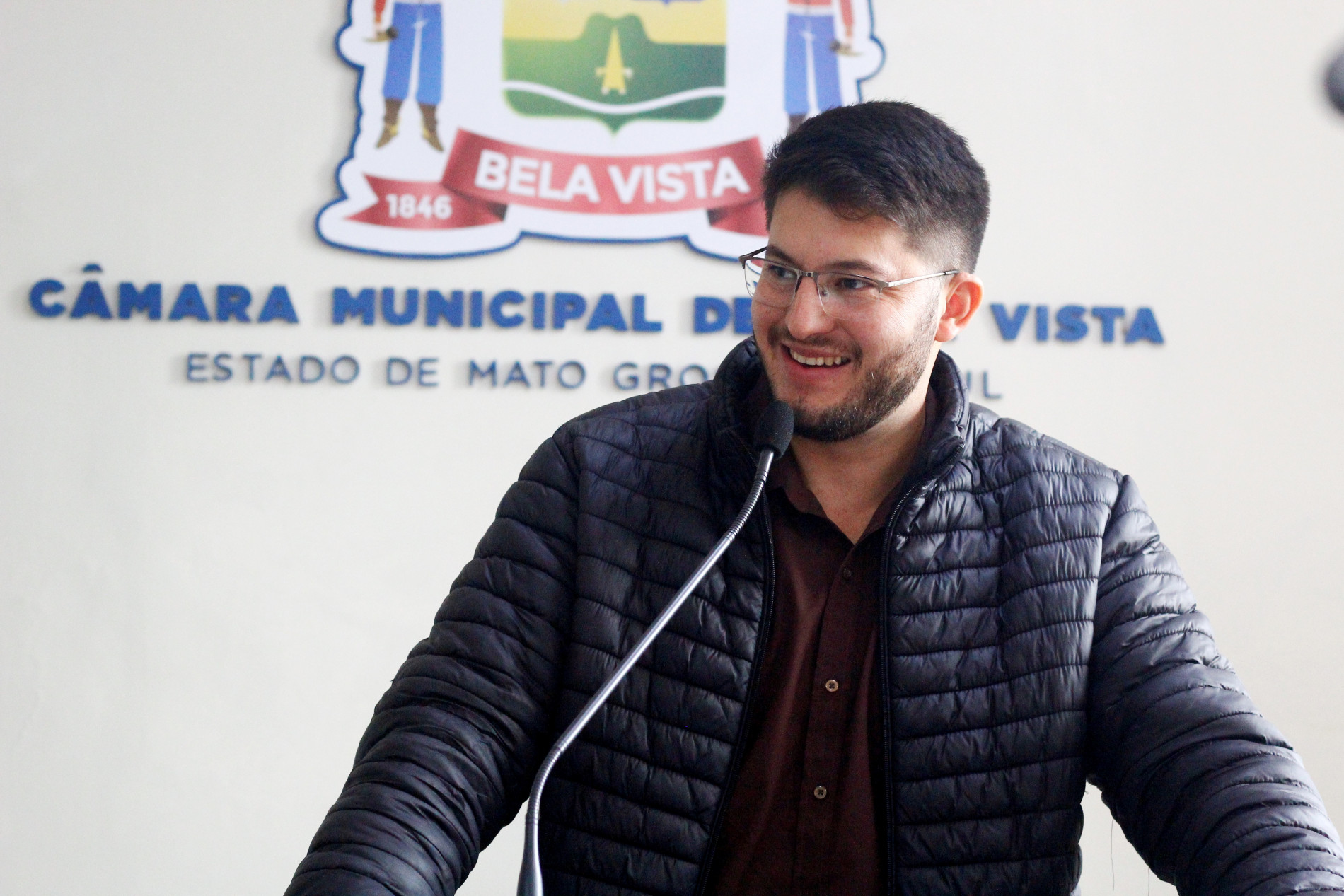 Vereador Vinicius Godoy cobra melhorias nas ruas do Bairro Erva Mate e no Centro Velho